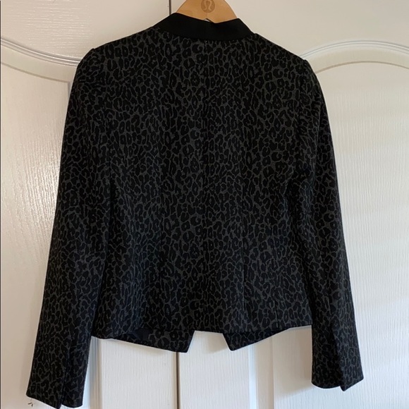 Ann Taylor LOFT Blazer - Picture 4 of 5